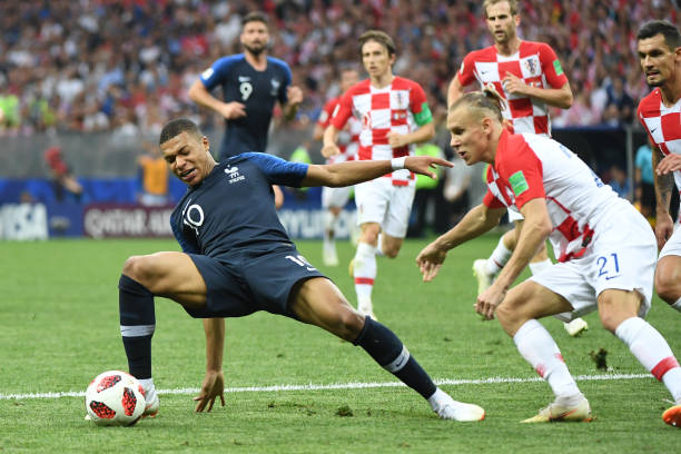 莫伊斯重返 莫伊斯重返